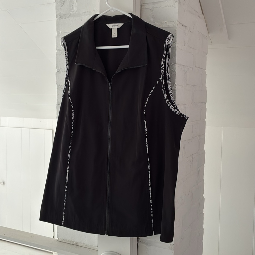 CJ banks black zip up vest